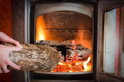 Poêle à bois et bûche poele a bois buche