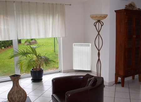 radiateur hauteur dans un angle du salon